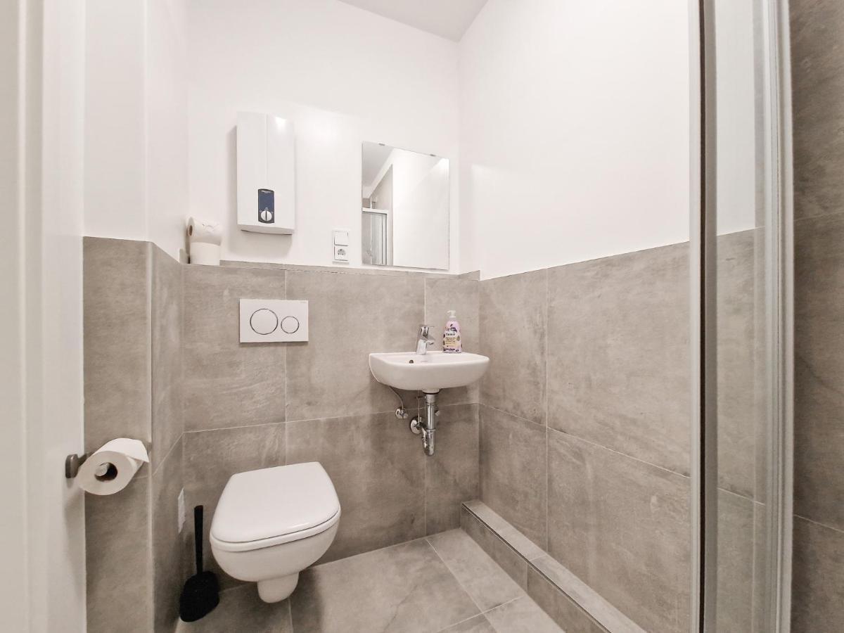Raj Living - City Apartment With 3 Rooms - 15 Min Messe Dus & 10 Min Old Town Dus Düsseldorf Exterior foto